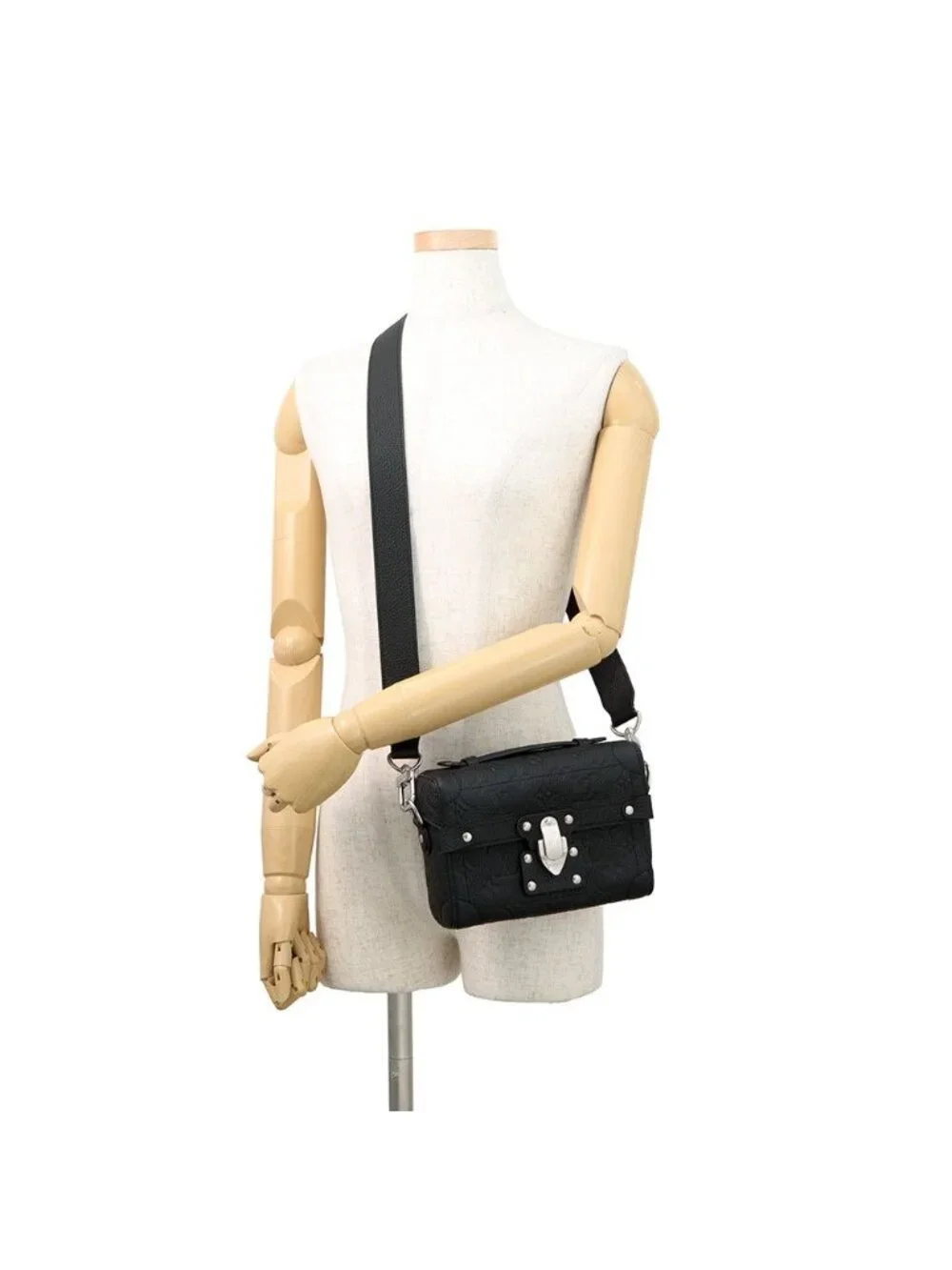 Louis Vuitton Shoulder Bag Taurillon Monogram Soul Trunk Black
